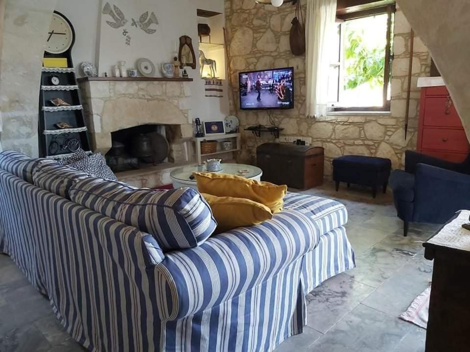 Pensjonat Aliki'S House 1+ 2 Polis Zewnętrze zdjęcie